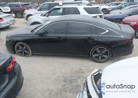 2024 Honda Accord Hybrid Sport z USA, uszkodzony, nr VIN 1HGCY2F59RA041174